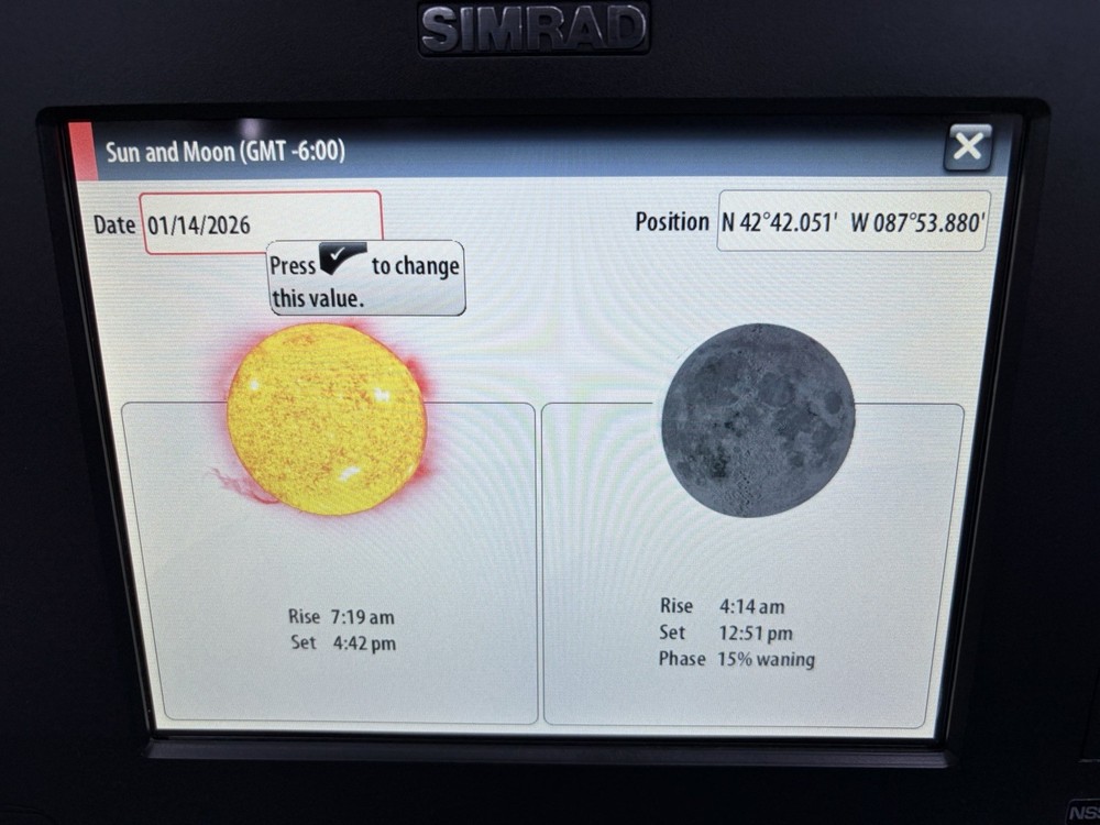 Simrad NSS 8 Sport GPS Chartplotter Sonar Multifunction Display W/ Cover