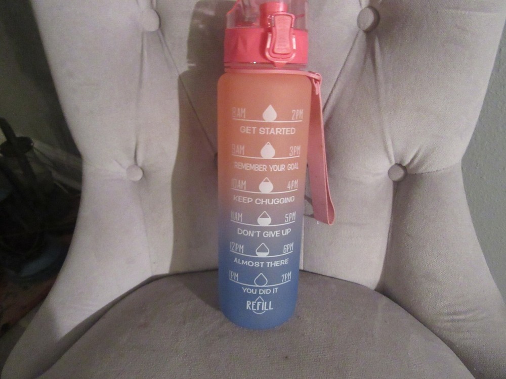 Super Clean Elvira Hydration Bottle 900 ml  Nice Shape!