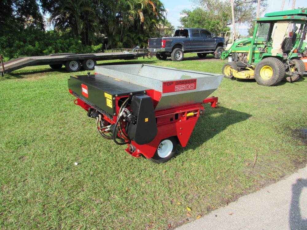 2017 Toro 2500 Top Dresser Self Contained Sand Spreader Pull Type Model #44507