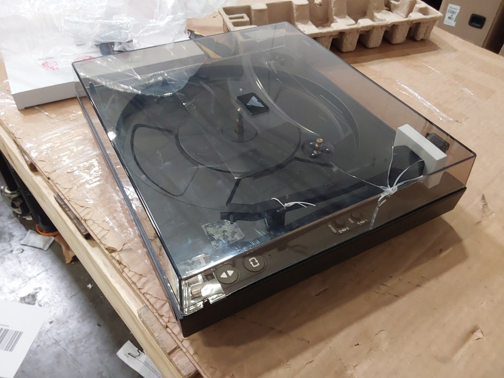 Victrola VPT-800-BLK 2-Speed Belt Driven Automatic Bluetooth Turntable