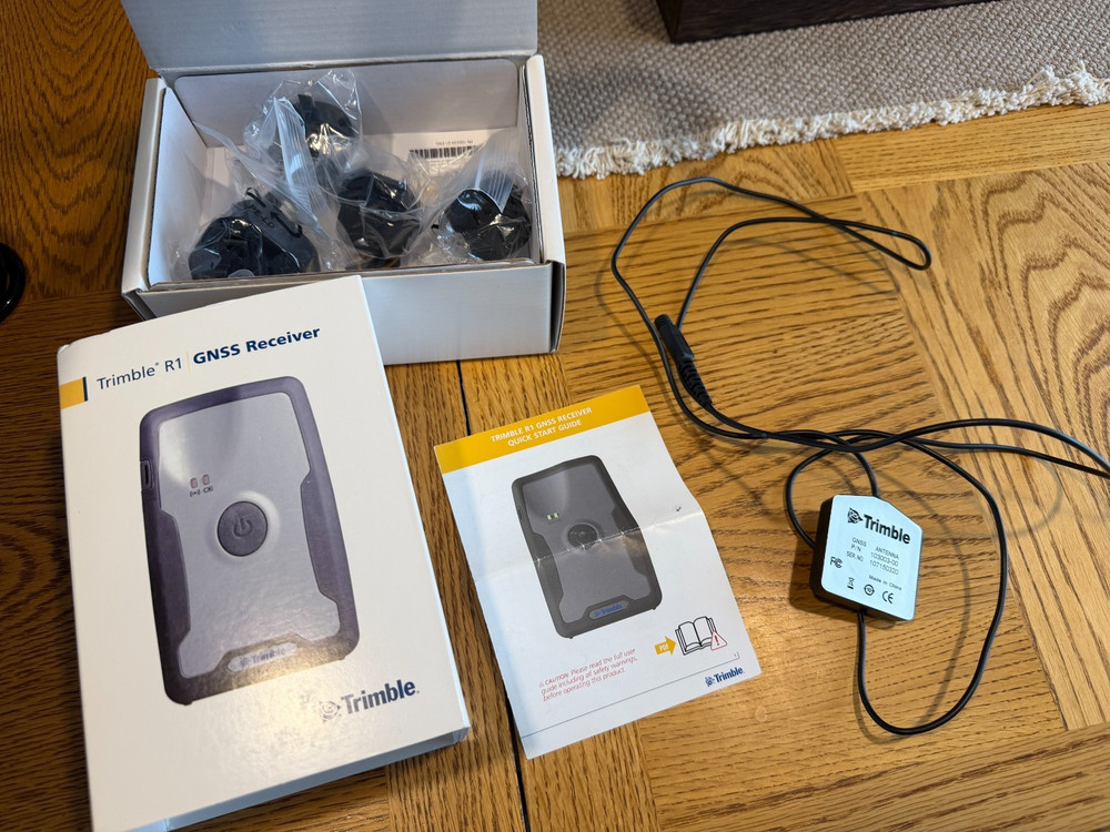 Trimble R1 GPS GNSS Receiver, excellent condition