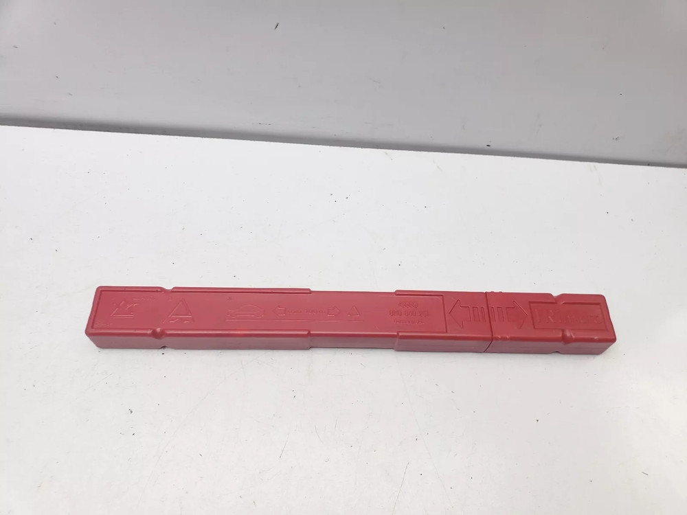 AUDI Q3 8U EMERGENCY HAZARD WARNING TRIANGLE 2012