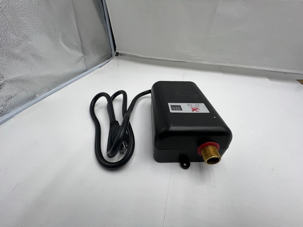 XINYE XY-FB Thermostatic Water Heater AC 110V 50-60Hz 3000W 0.04-1.2 MPa