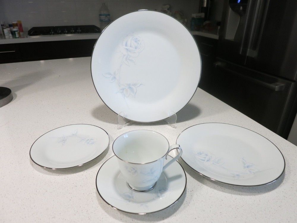 NORITAKE VIRTUE COMPLETE PLACE SETTING