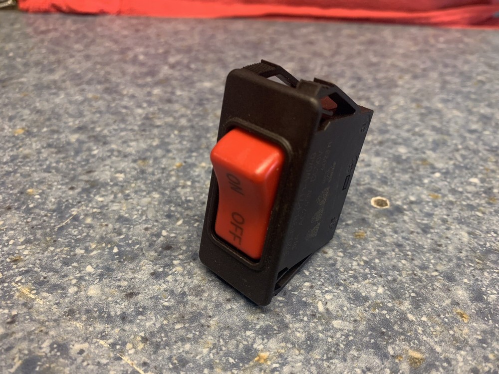 Startrac Treadmill On/Off 2 Pole Switch P/N 470-0190