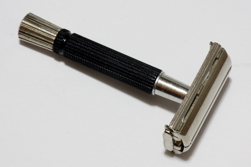 Gillette Razor Super Speed Safety Black Handle Flare Tip TTO DE 1960's O-3 Code