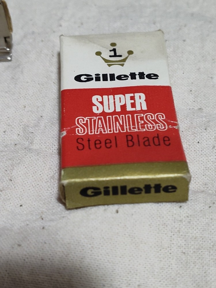 Vintage Gillette Razor D12