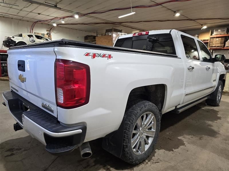 SILVRDO15 2017 Glove Box 600726