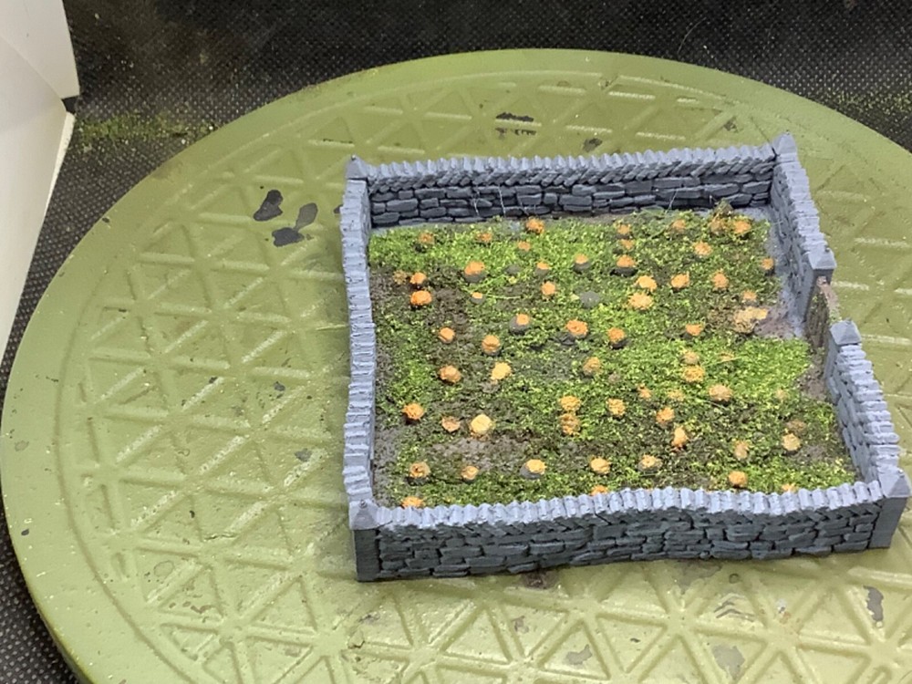 15mm Painted Walled Pumpkin Garden