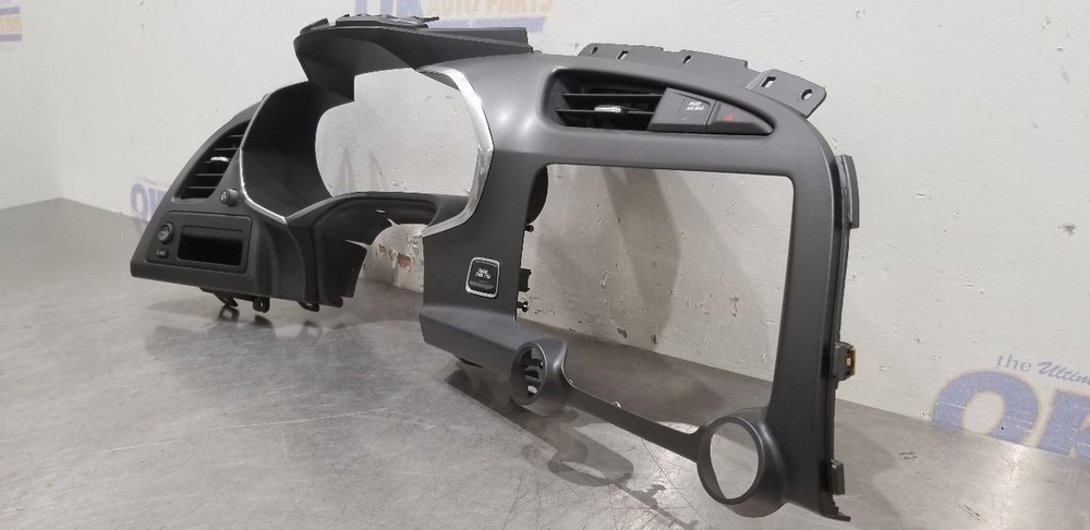 14 CHEVY CORVETTE C7 1LT DASH PANEL SPEEDOMETER RADIO TRIM BEZEL