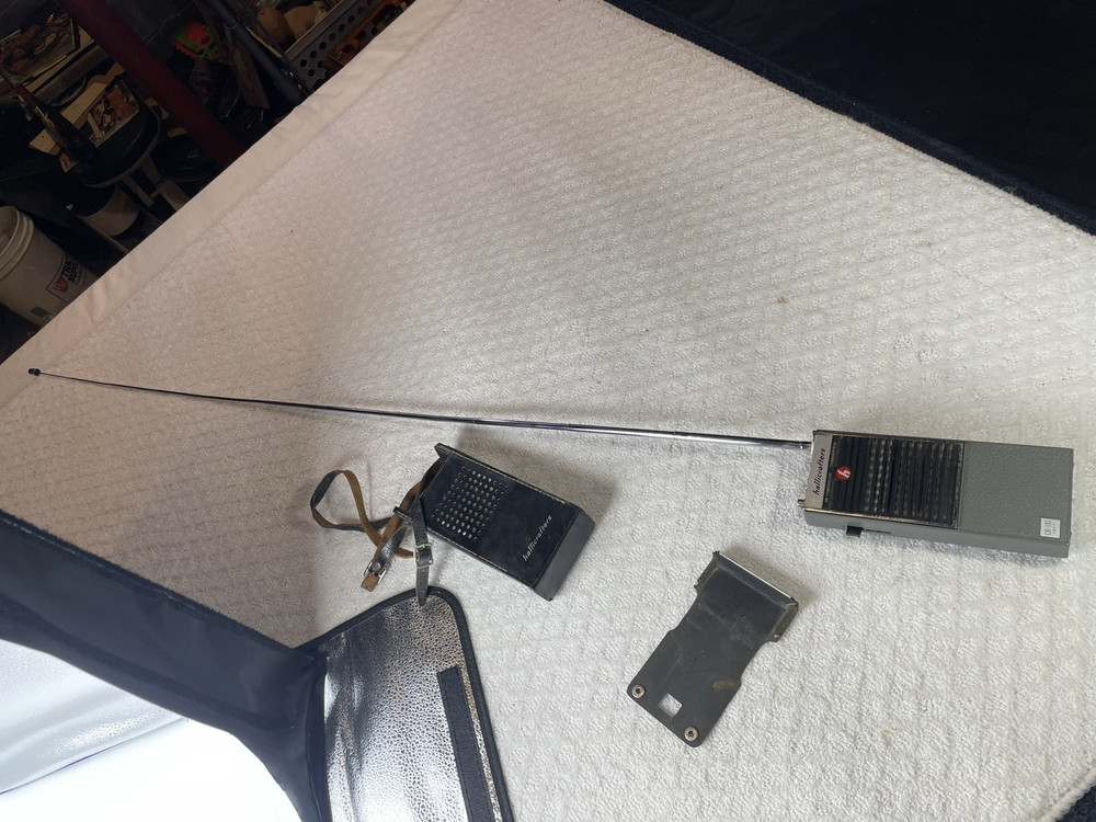 Hallicrafters CB-181 Transceiver Model with Case, Powers On, Good antenna, Strap