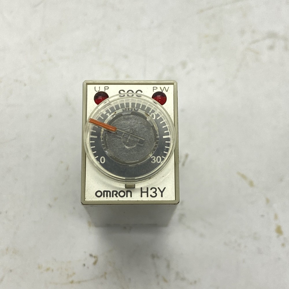 Omron H3Y2AC12030S Timer & PYF08AE Socket 2-Pole 7A