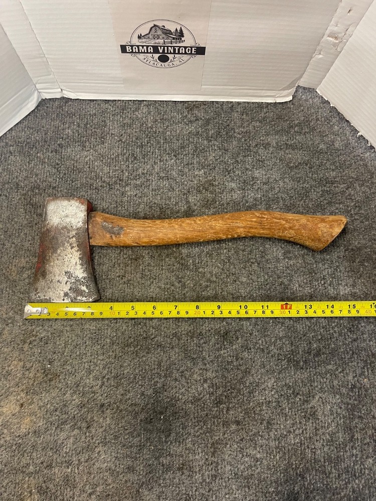 vintage hatchet (unmarked)