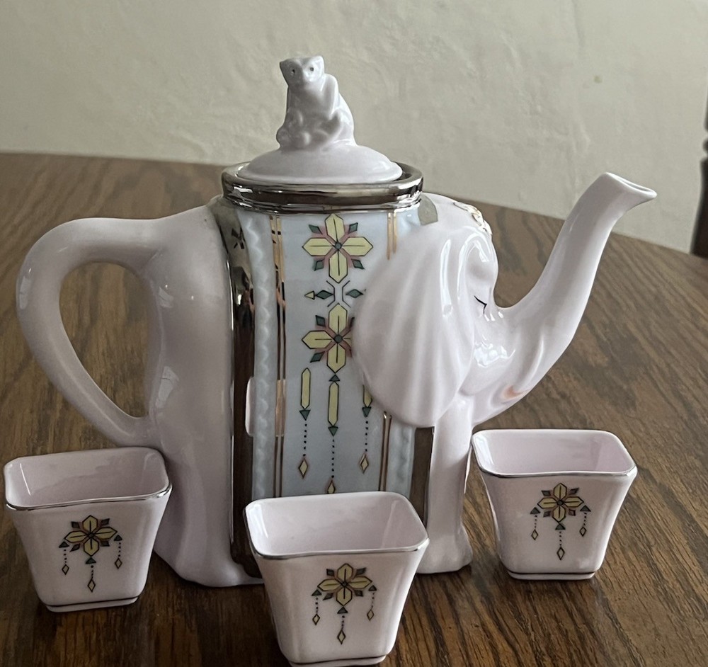 Elephant Pink  Porcelain Teapot 3 Cup