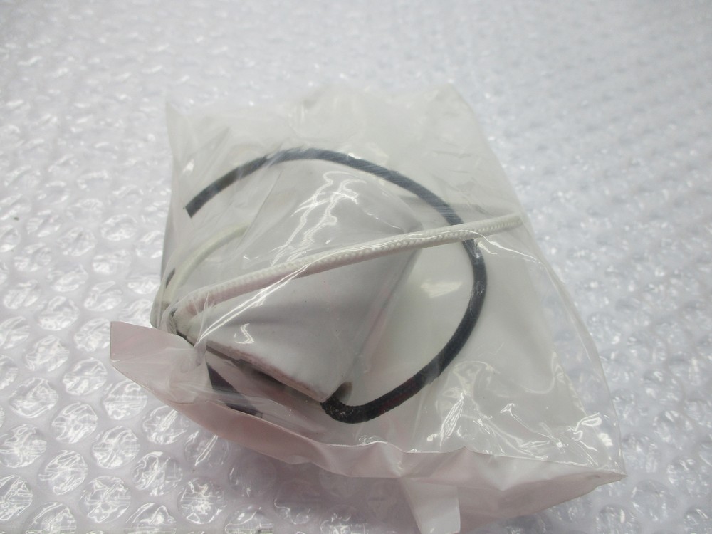 LEVITON 70045 LAMPHOLDER WHITE NSMP