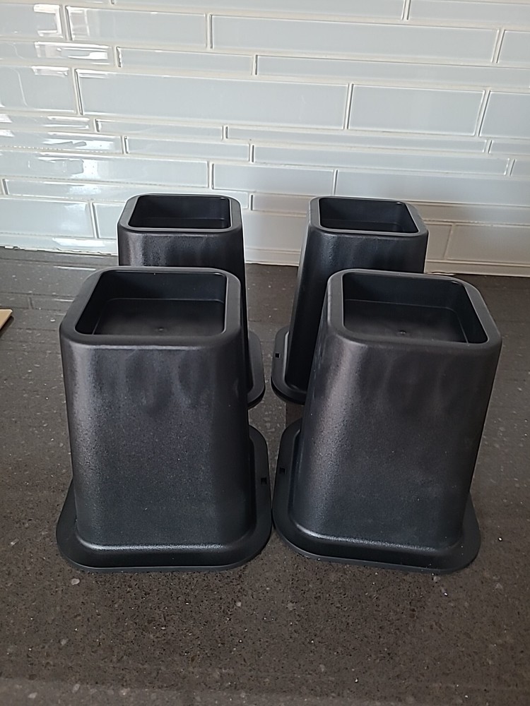 6 In. Black Bed Risers (4-Pack)