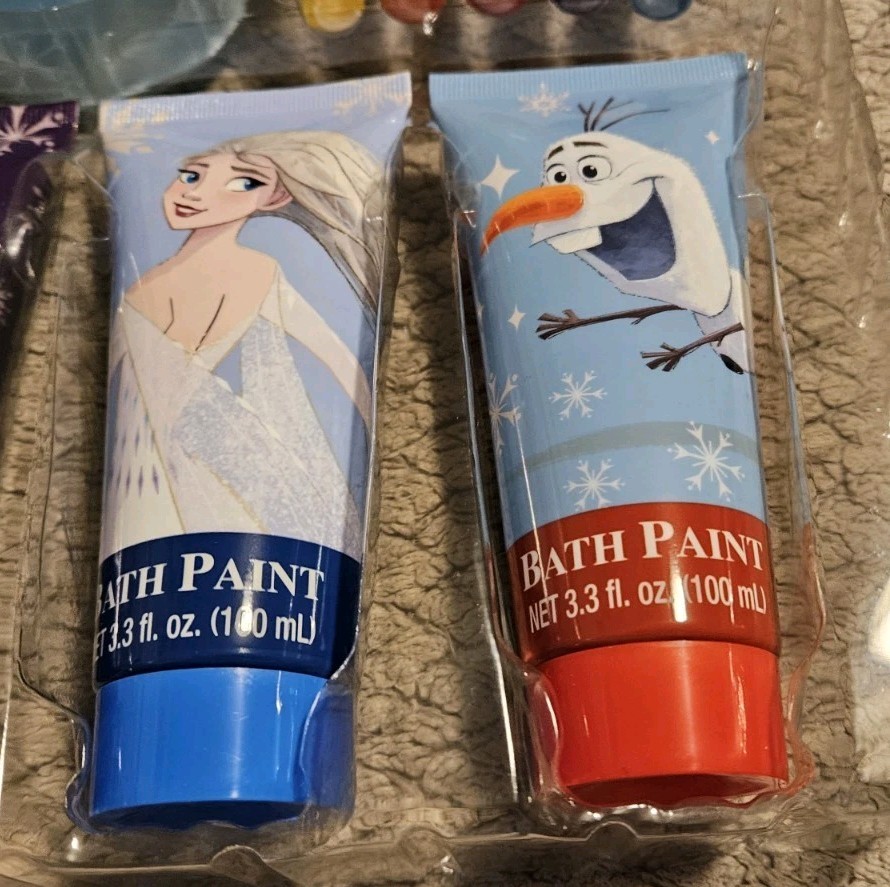 Disney Frozen 2 12 Piece Bath Time Activity Set