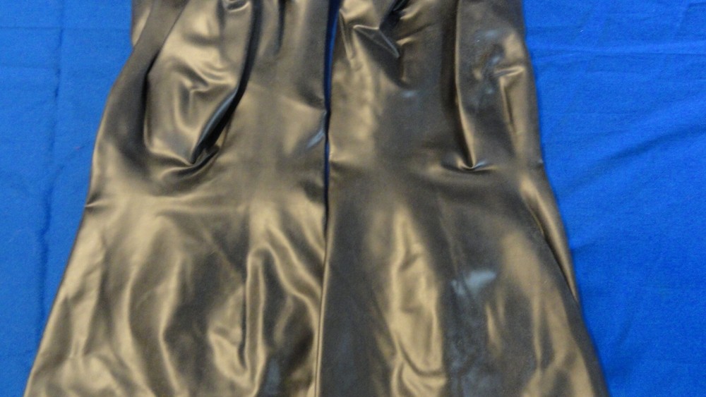 GLOVES