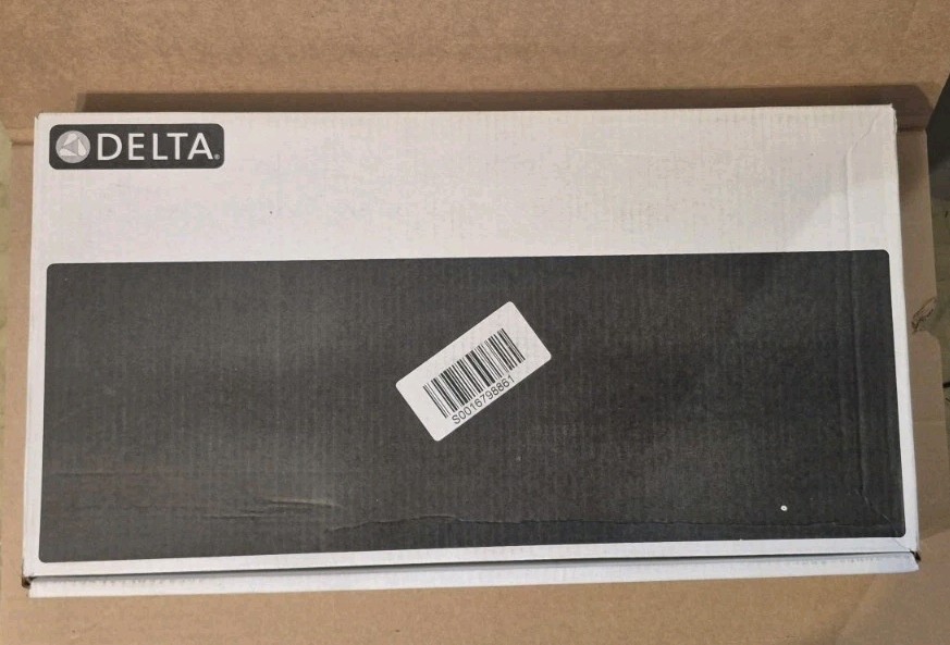 CL DELTA Single Handle Pull-Down Kitchen Faucet 9192T-AR-DST. new