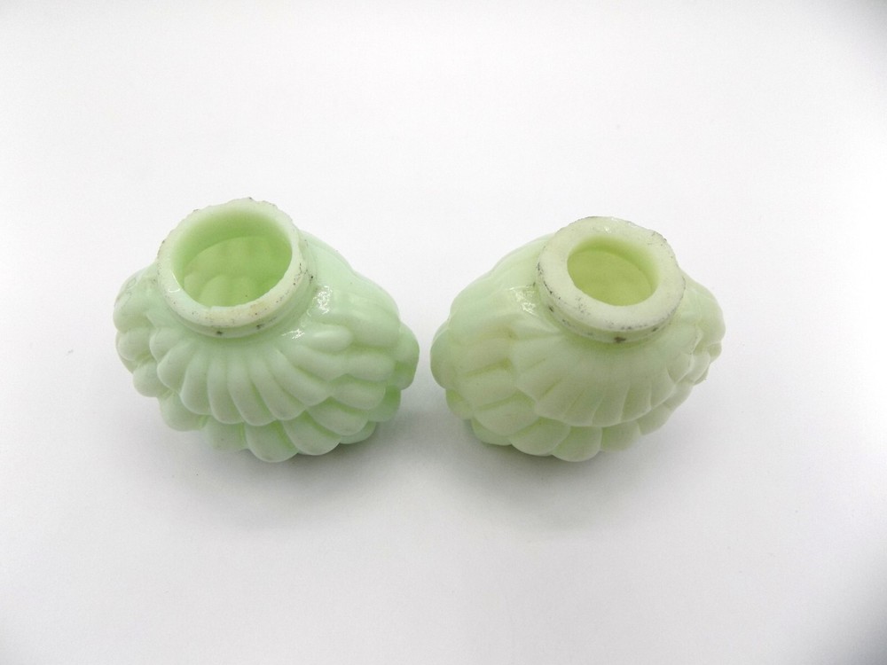 EAPG CONSOLIDATED Green Overlapping SHELL Pattern Salt & Pepper Shakers