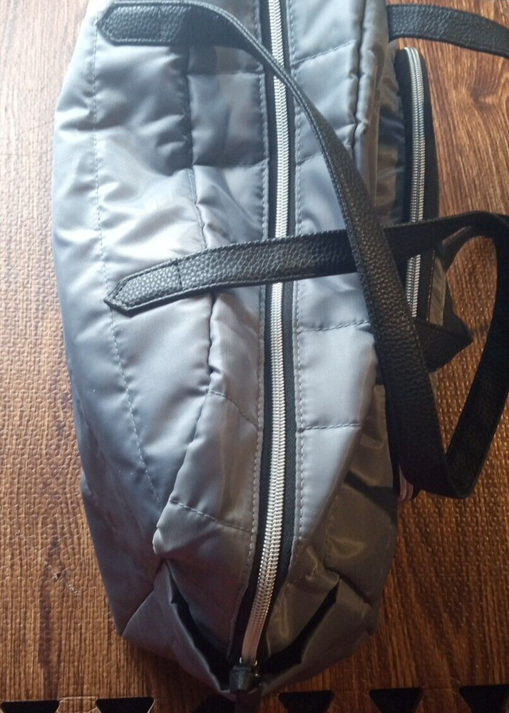 DSW SILVER GYM DUFFLE BAG
