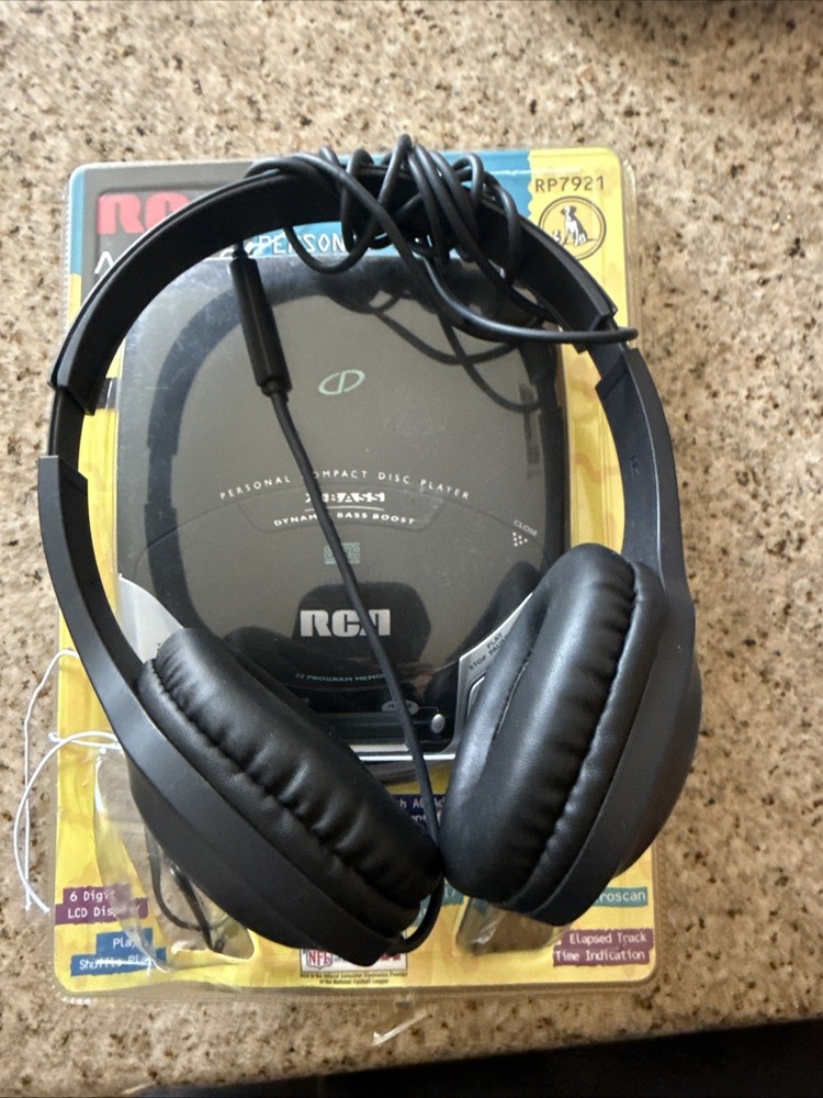 RCA PERSONAL CD PLAYER *Vintage* 6 digit LCD Display