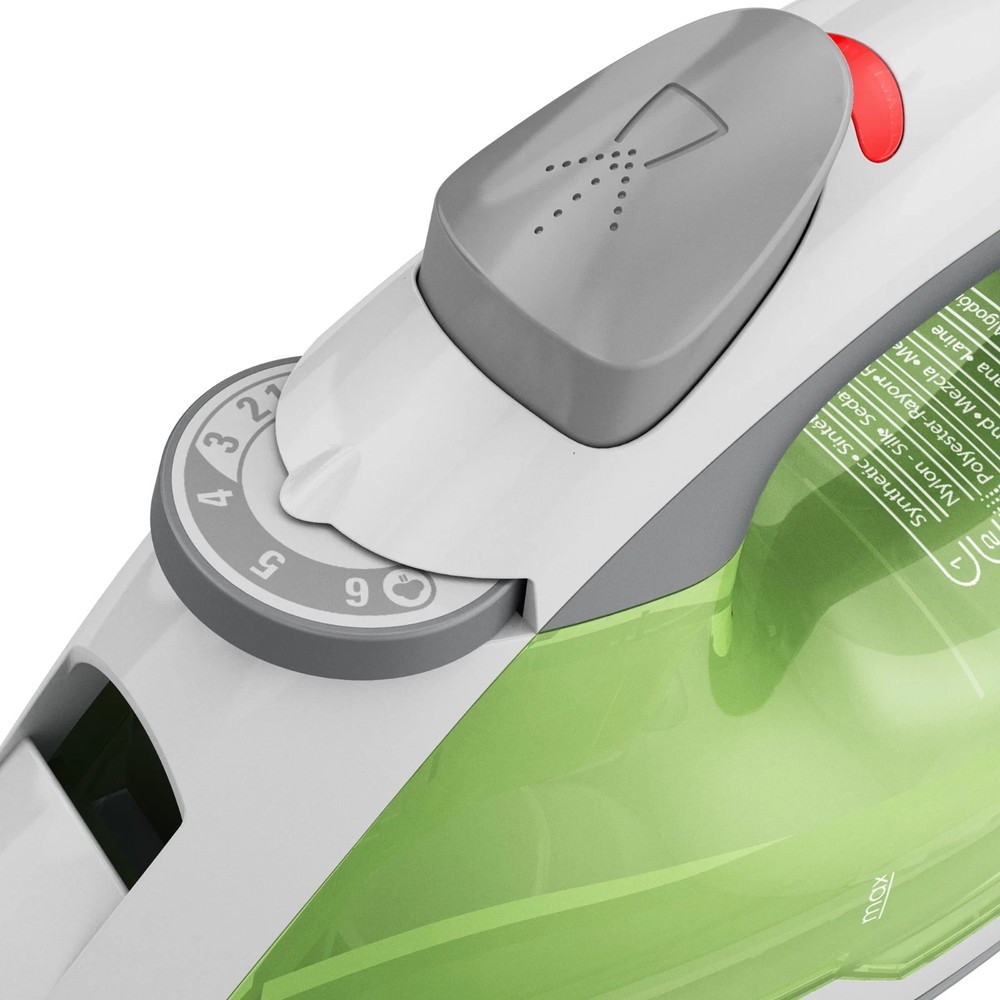 Black+Decker 1200W Easy Steam Compact Iron