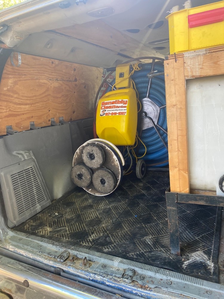 Carpet cleaning van with hydromaster 318