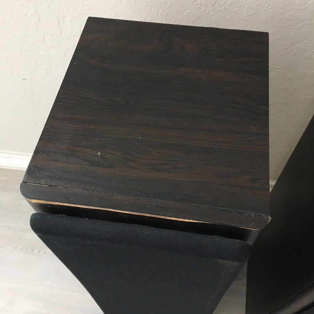 Vintage Fisher 2 Way Speaker System D2 - Untested