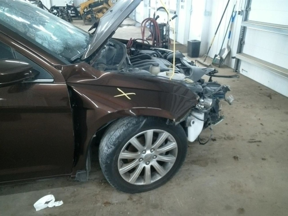 200 2013 High Mounted Stop Light 104930448