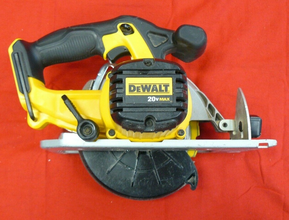 DEWALT CIRCULAR SAW (DC8393)