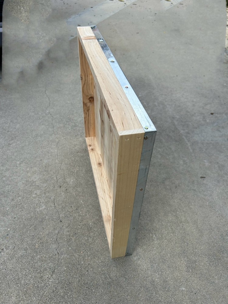 Telescoping Top 10 Frame Langstroth Beehive