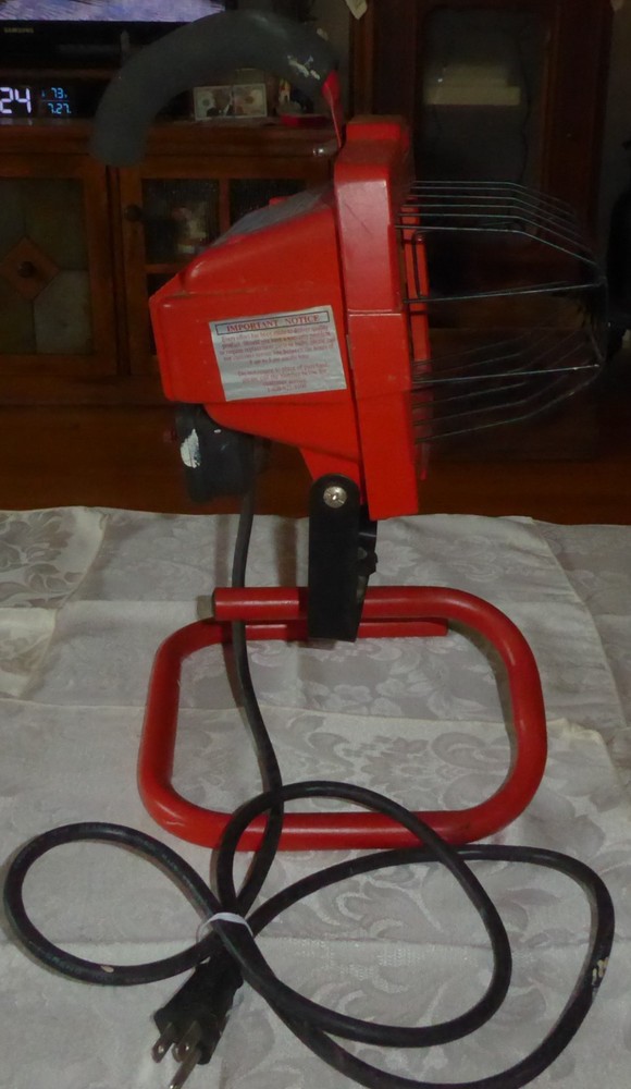 RightLight 120 Volt / 60HZ / 500 Halogen Work Light