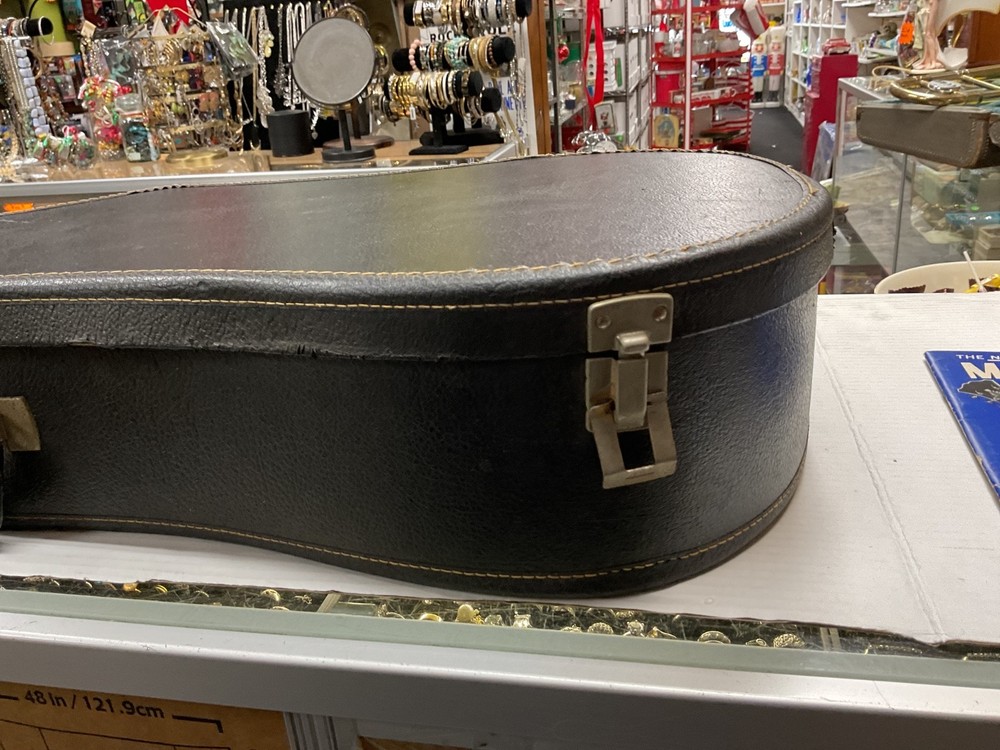 madeira C-60 classical acoustic guitar