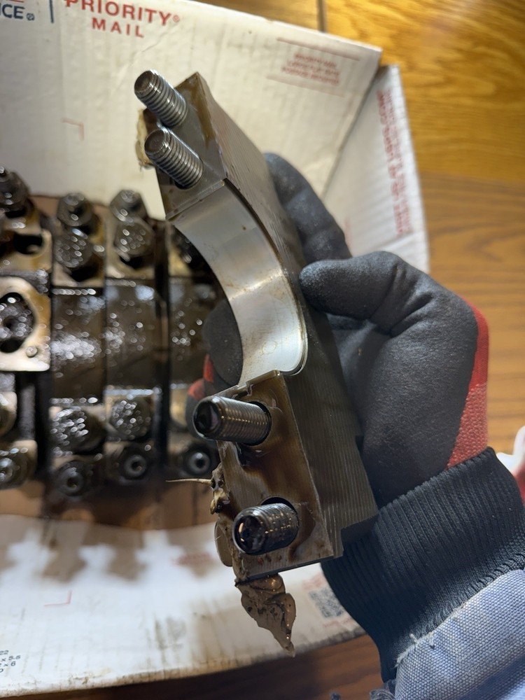 2015 Mercruiser 8.1 main caps