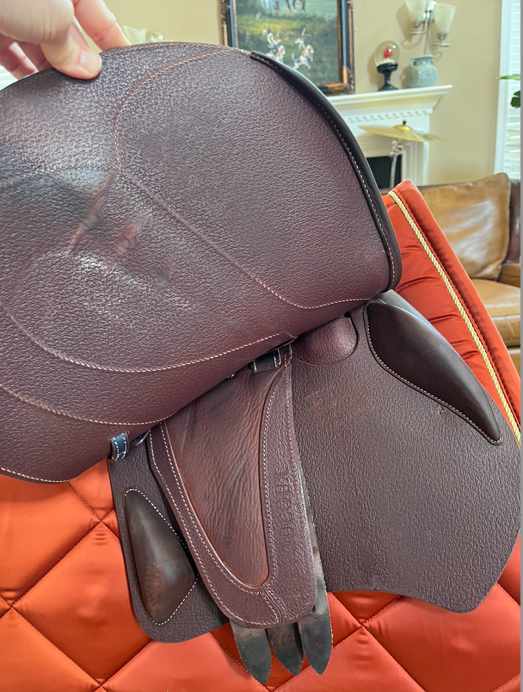 2022 17.5” 2A Devoucoux Biarritz Lab Jump Saddle *Full Buffalo Leather PRO PANEL