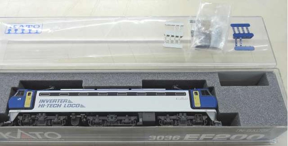 KATO EF200 electric train