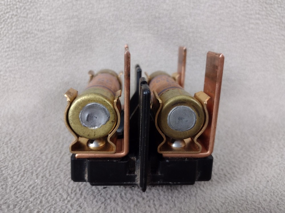 American Fuse Holder Pull-Out Type (LIGHTS)