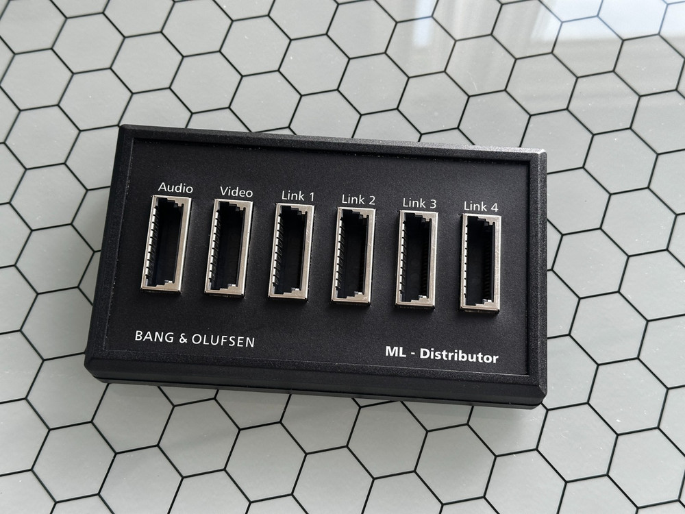 *** Bang & Olufsen MasterLink ML Distributor box ***