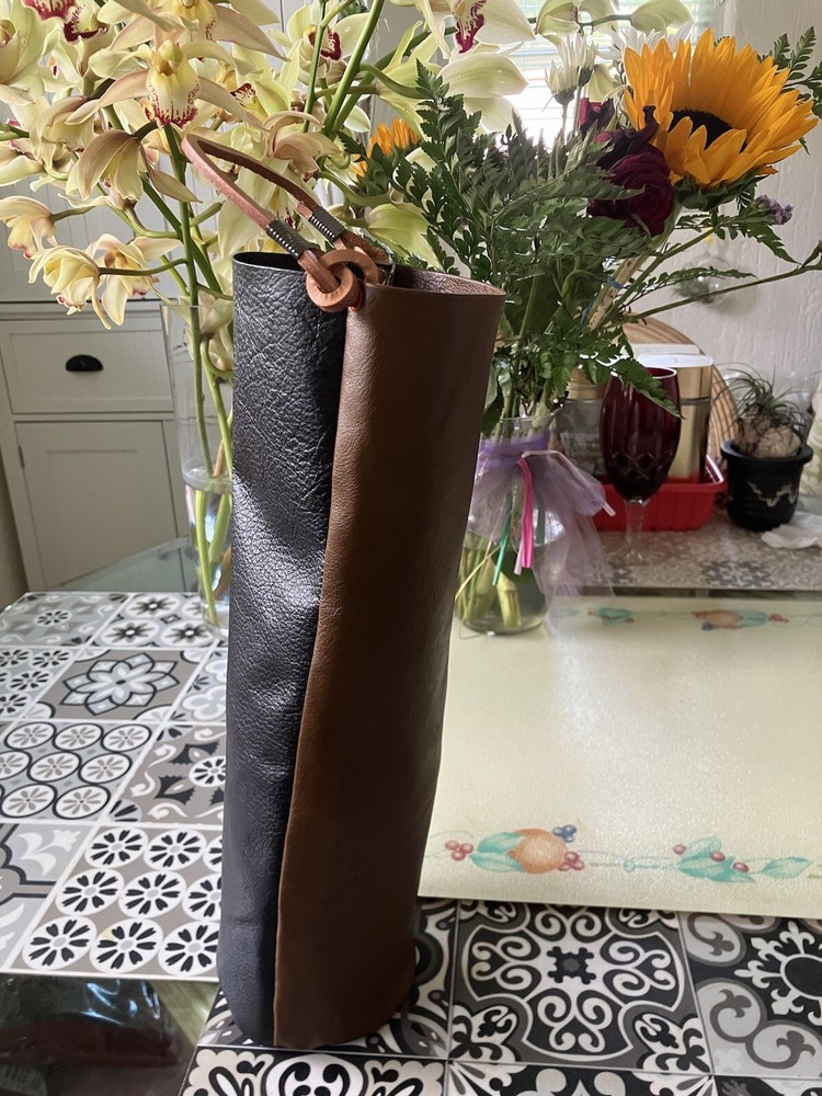 leather wine carrier bag