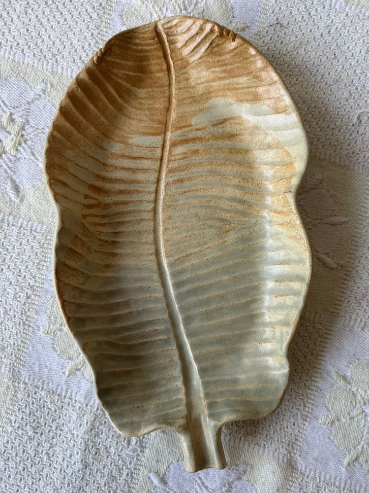 Ceramic Leaf Dish - Slightly used, Unique Design