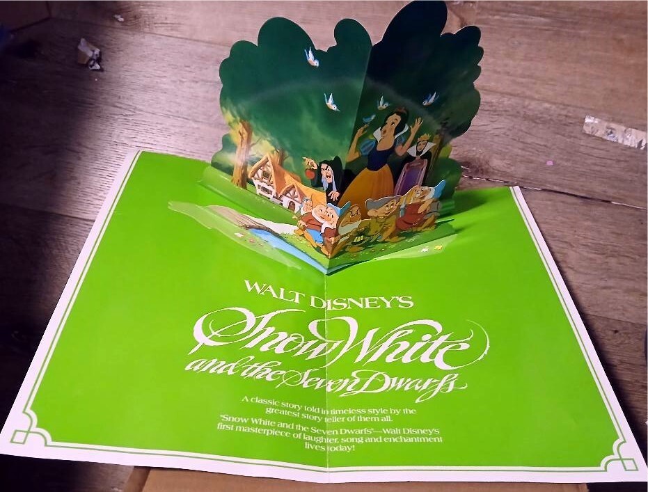 Snow White & the 7 Dwarfs - Pop-Up Folder