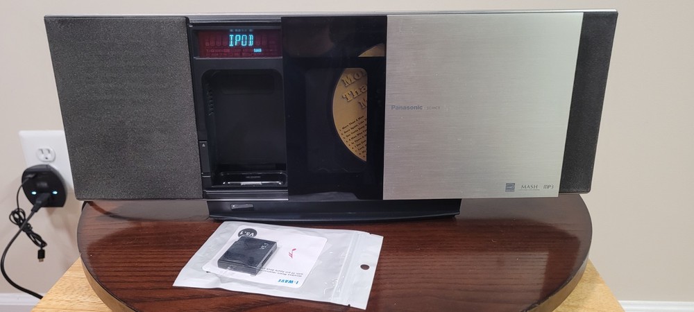 Panasonic SC-HC3 AM-FM iPod Dock With Adapter Bluetooth. Tested, Works except CD
