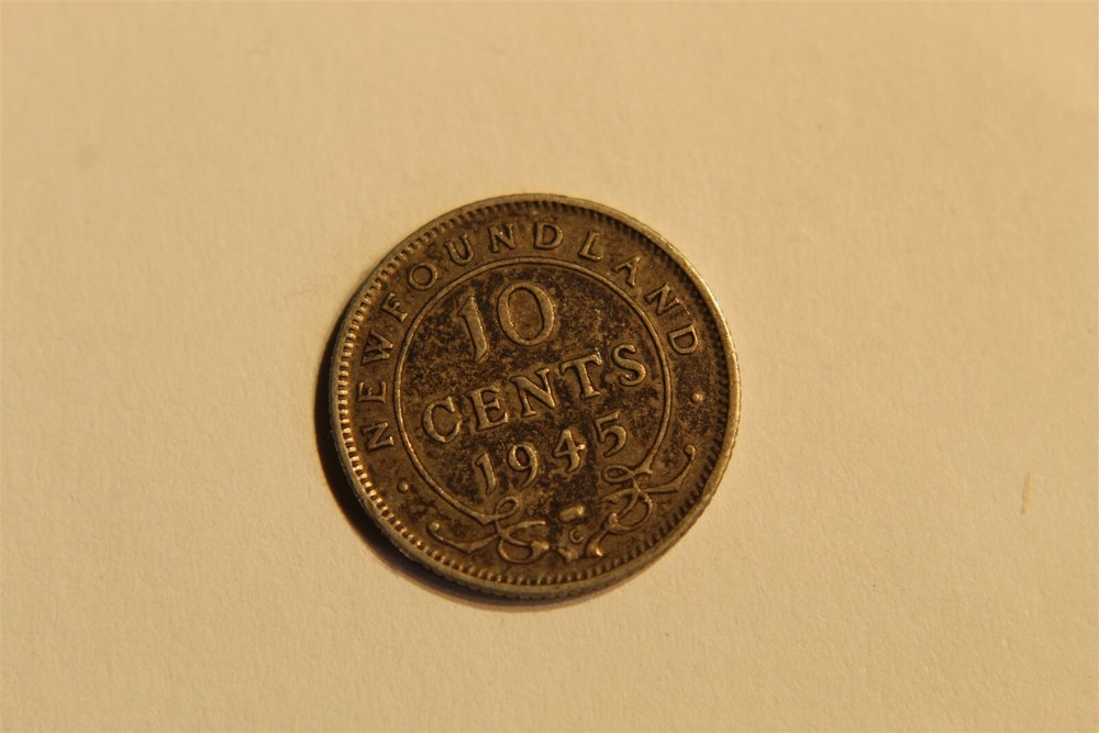 NEWFOUNDLAND CANADA 10 CENT 1945 SILVER