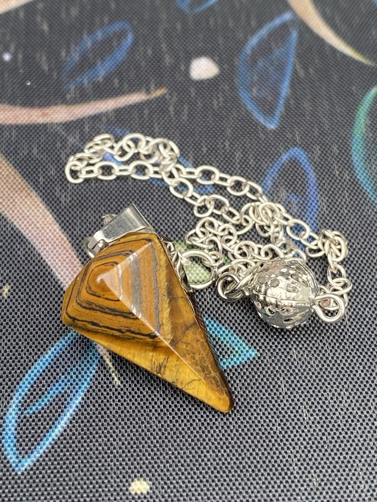 MAGICAL STONE PENDULUMS DIVINATION METAPHYSICAL