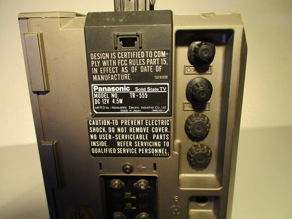 Vintage Panasonic Solid State Portable TV TR-555 1978