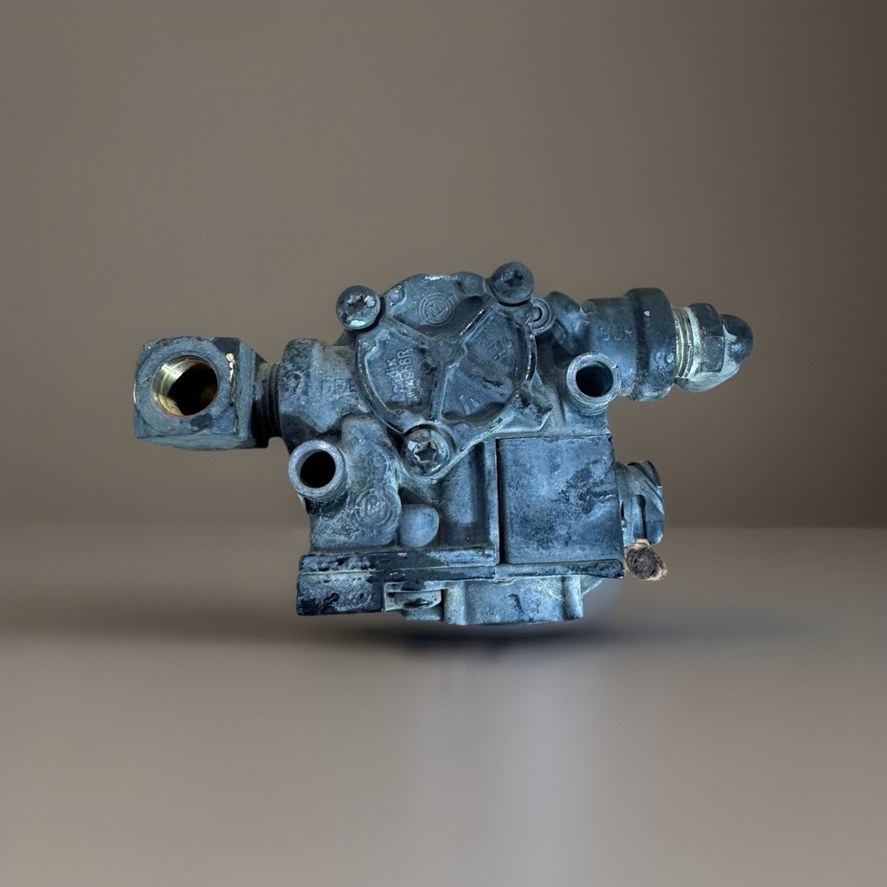 Z013356RBENDIX AIR BRAKE RELAY VALVE