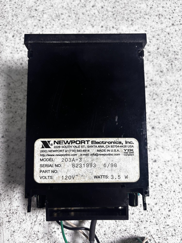Newport Electronic Volt Meter Model 203A-3