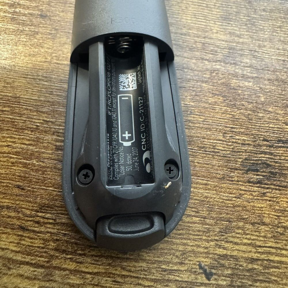 Logitech R500 Laser Pointer Presenter Bluetooth & USB Presentation