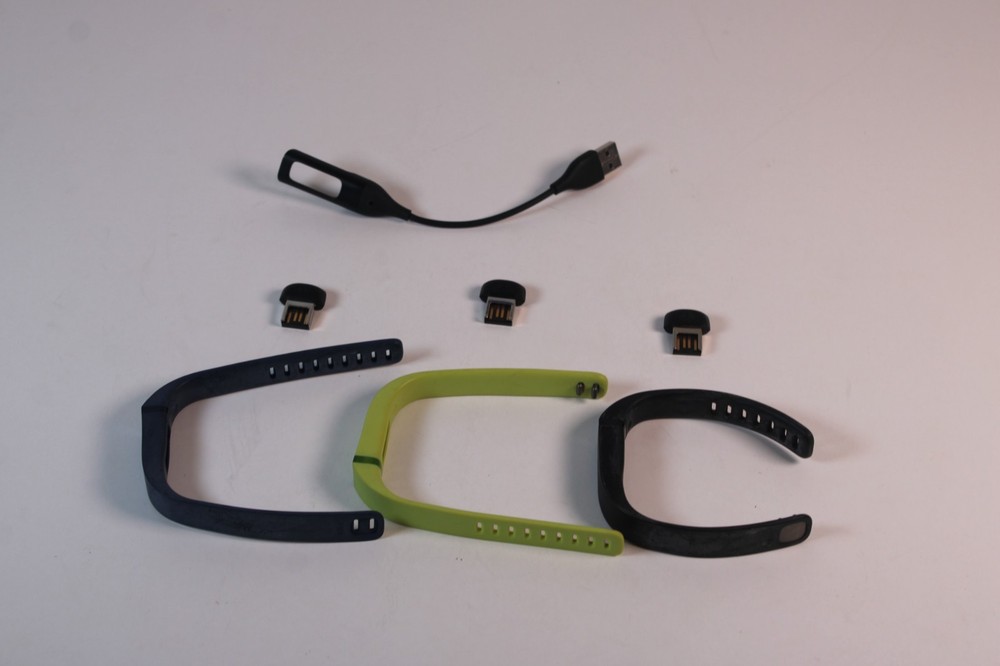 Fitbit Flex Tracker, 3 Wristbands, 1 Charger, 3 Dongles